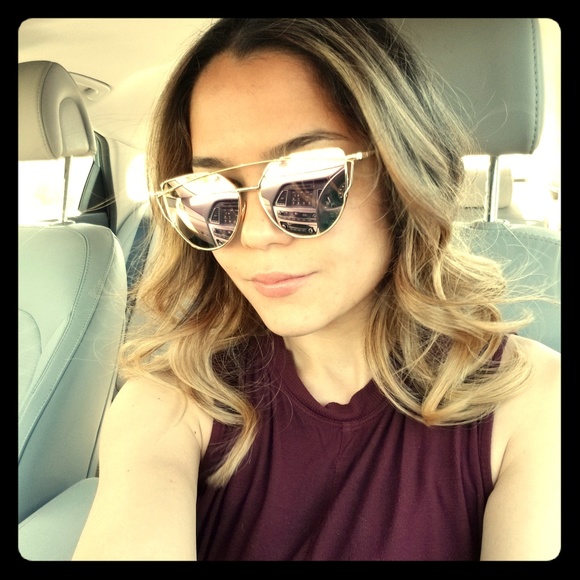 Meet Your Posher, Nikki - Picture 1 of 1